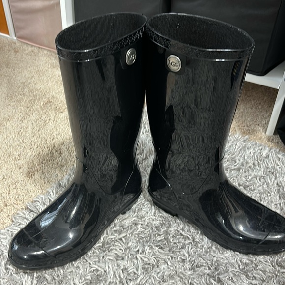 Ugg Rainboots - Picture 1 of 1